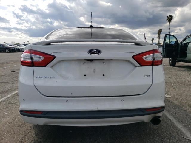 3FA6P0H74GR233256 - 2016 FORD FUSION SE WHITE photo 6