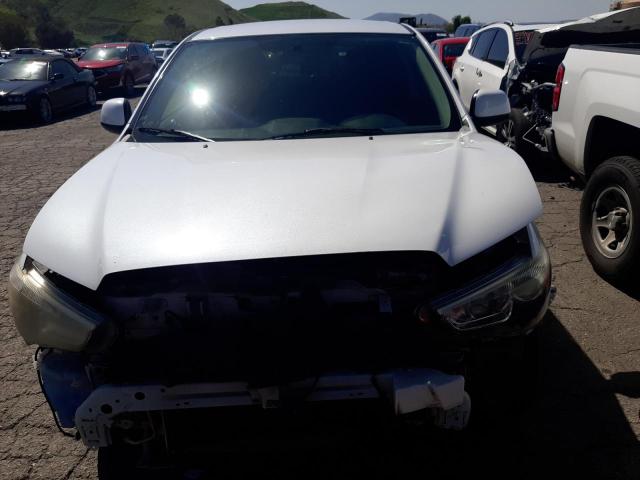 4A4AP3AU0FE004590 - 2015 MITSUBISHI OUTLANDER ES WHITE photo 5