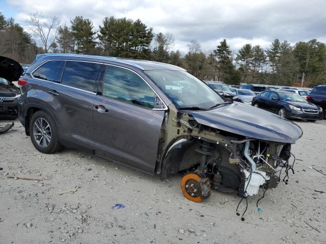 5TDJZRFH7KS625443 - 2019 TOYOTA HIGHLANDER SE BROWN photo 4