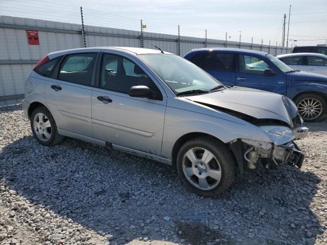 1FAFP37N37W279501 - 2007 FORD FOCUS ZX5 SILVER photo 4