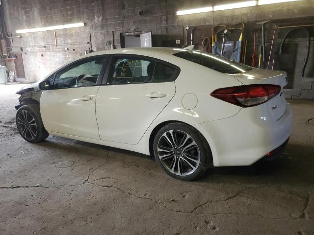 3KPFK4A79JE168753 - 2018 KIA FORTE LX WHITE photo 2