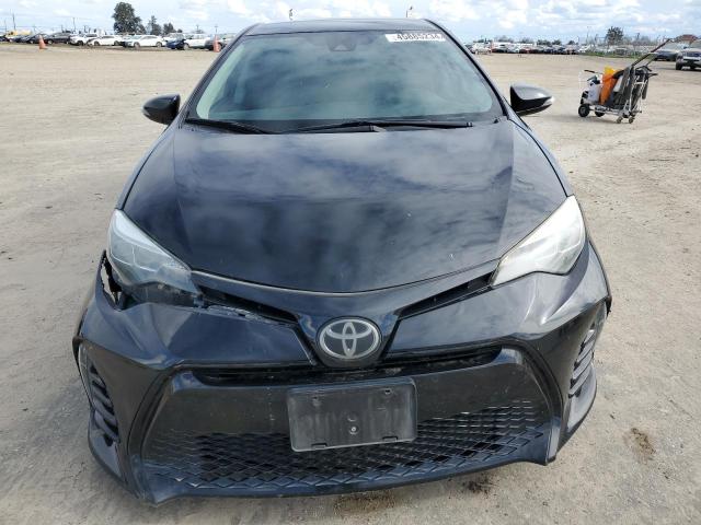 2T1BURHE6JC101214 - 2018 TOYOTA COROLLA L BLACK photo 5