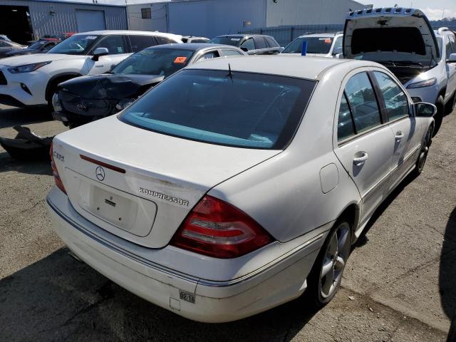 WDBRF40J25A791878 - 2005 MERCEDES-BENZ C 230K SPORT SEDAN WHITE photo 3