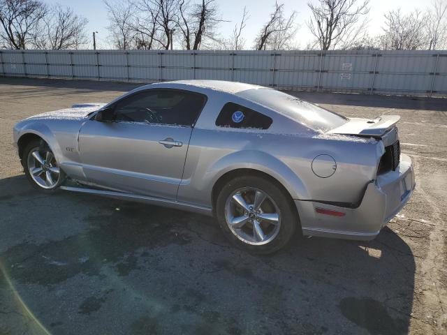 1ZVHT82H385173714 - 2008 FORD MUSTANG GT SILVER photo 2