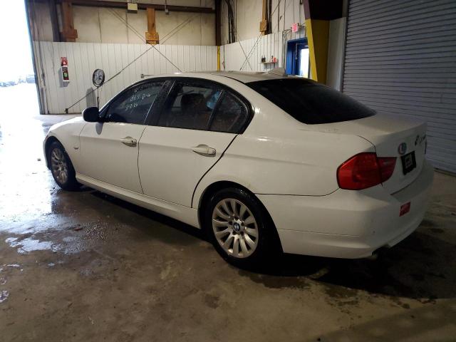 WBAPH73559A172620 - 2009 BMW 328 I WHITE photo 2