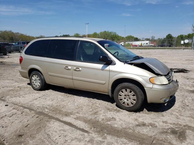 2C4GP44R25R440096 - 2005 CHRYSLER TOWN & COU LX GOLD photo 4