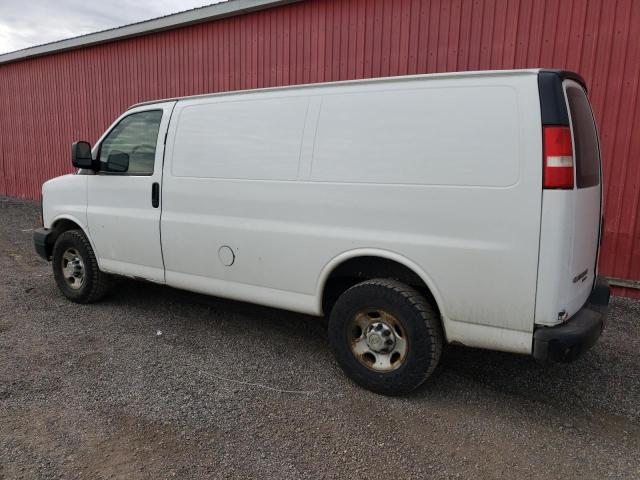 1GCWGFFAXC1138829 - 2012 CHEVROLET EXPRESS G2 WHITE photo 2