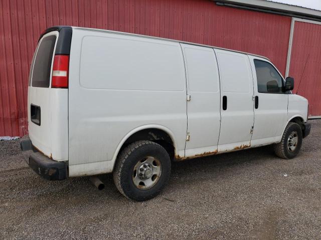 1GCWGFFAXC1138829 - 2012 CHEVROLET EXPRESS G2 WHITE photo 3