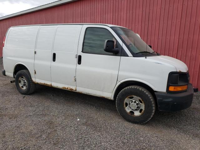 1GCWGFFAXC1138829 - 2012 CHEVROLET EXPRESS G2 WHITE photo 4