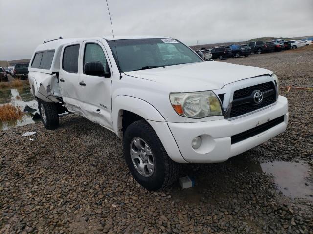 3TMMU4FN5BM030952 - 2011 TOYOTA TACOMA DOUBLE CAB LONG BED WHITE photo 4