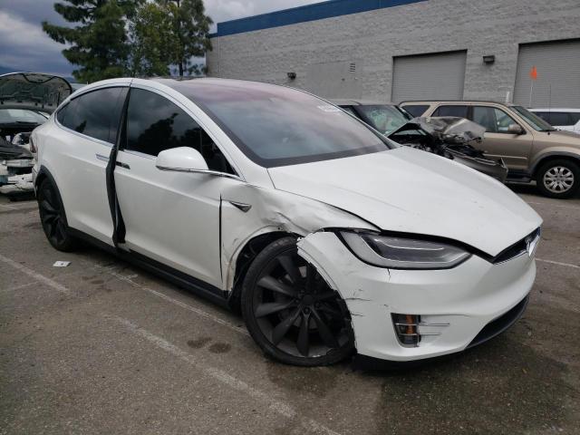 5YJXCAE28HF078884 - 2017 TESLA MODEL X WHITE photo 4