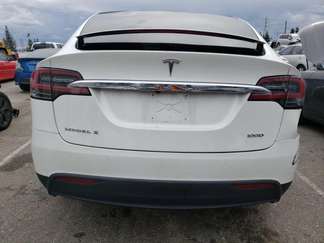 5YJXCAE28HF078884 - 2017 TESLA MODEL X WHITE photo 6