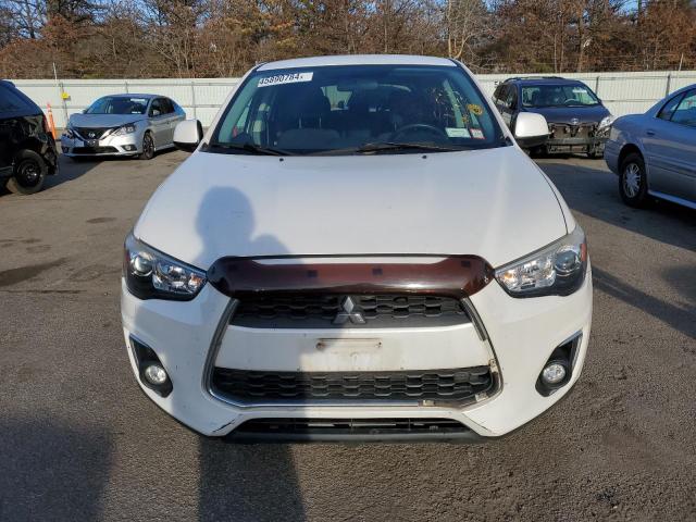 4A4AR3AU3FE034922 - 2015 MITSUBISHI OUTLANDER ES WHITE photo 5