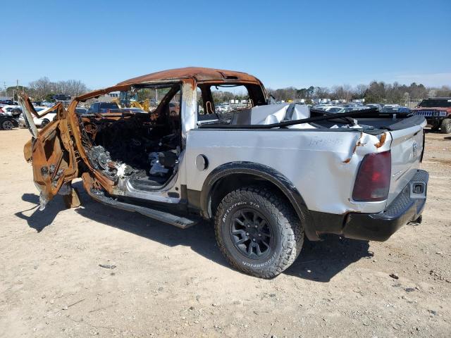 1C6RR7LM9JS228192 - 2018 RAM 1500 SLT فضي صورة 2