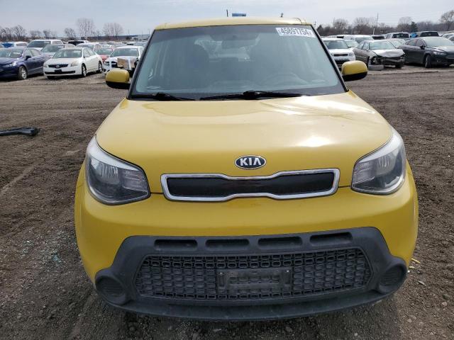 KNDJP3A53F7133959 - 2015 KIA SOUL + YELLOW photo 5