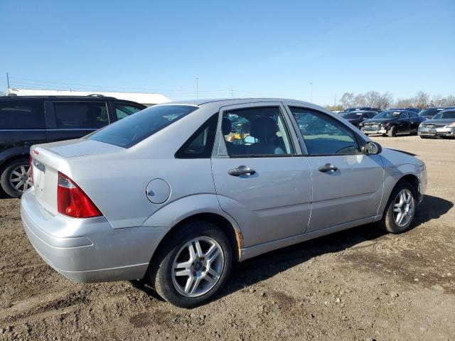 1FAHP34N97W343294 - 2007 FORD FOCUS ZX4 SILVER photo 3