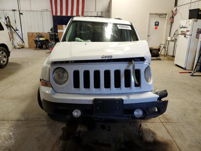 1C4NJRBB7HD101515 - 2017 JEEP PATRIOT SPORT WHITE photo 5