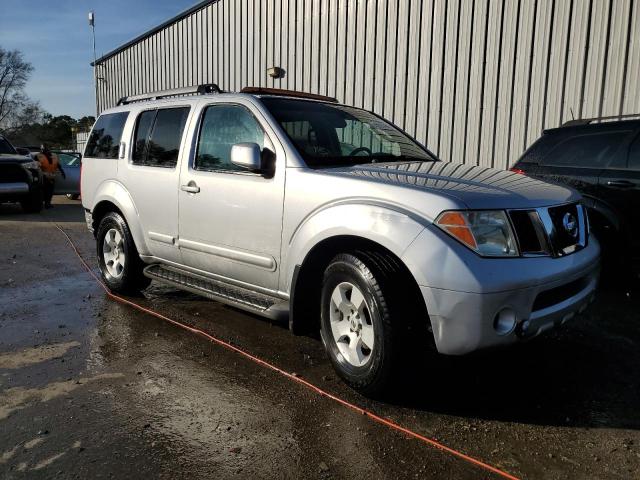 5N1AR18U35C755717 - 2005 NISSAN PATHFINDER LE SILVER photo 4