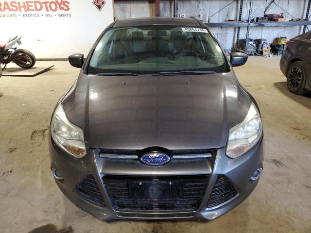 1FAHP3F29CL138704 - 2012 FORD FOCUS SE GRAY photo 5