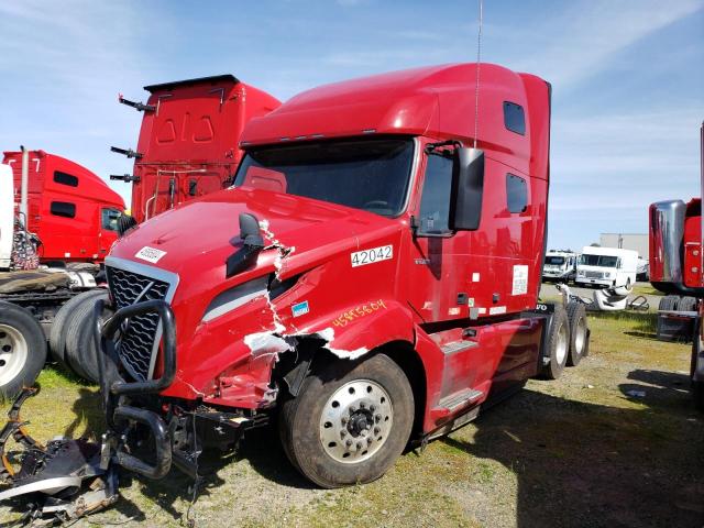 4V4NC9EH3RN632592 - 2024 VOLVO VN VNL RED photo 2