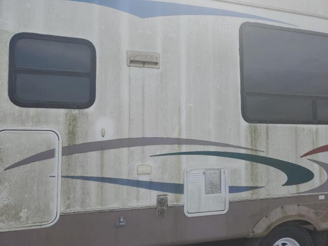 4YDF297244F703326 - 2004 KEYSTONE MONTANA WHITE photo 9