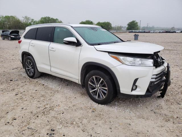 5TDKZRFH0JS532525 - 2018 TOYOTA HIGHLANDER SE WHITE photo 4