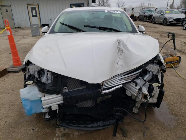 3LN6L2GK6FR606301 - 2015 LINCOLN MKZ WHITE photo 5