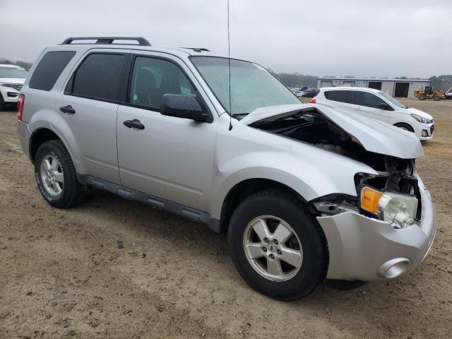 1FMCU0D79AKA87052 - 2010 FORD ESCAPE XLT SILVER photo 4