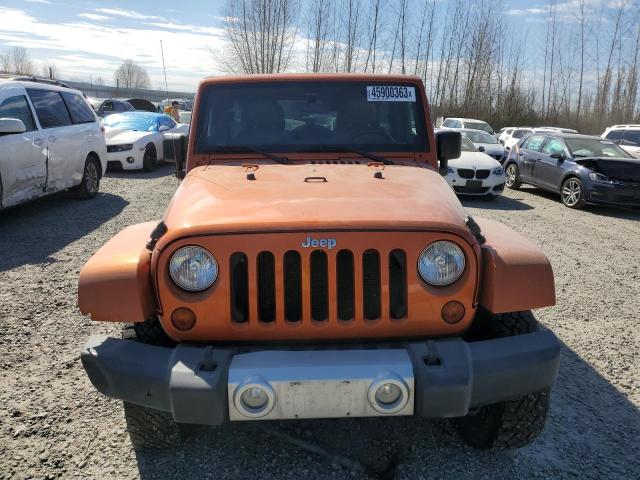 1J4HA5H15BL555144 - 2011 JEEP WRANGLER U SAHARA ORANGE photo 5