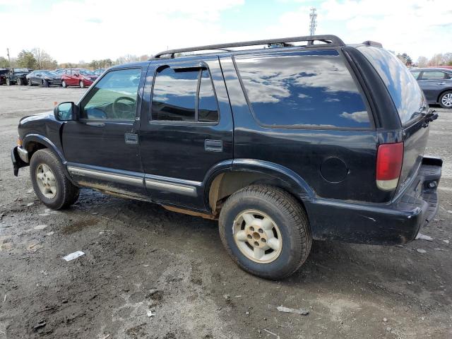 1GNDT13W61K216592 - 2001 CHEVROLET BLAZER BLACK photo 2