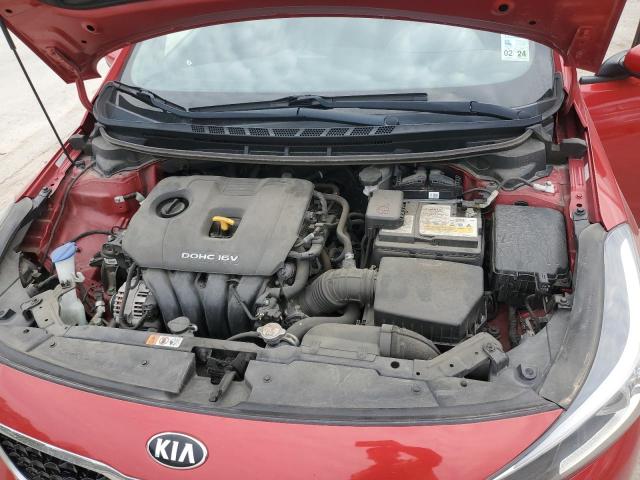 3KPFL4A79JE207712 - 2018 KIA FORTE LX RED photo 11