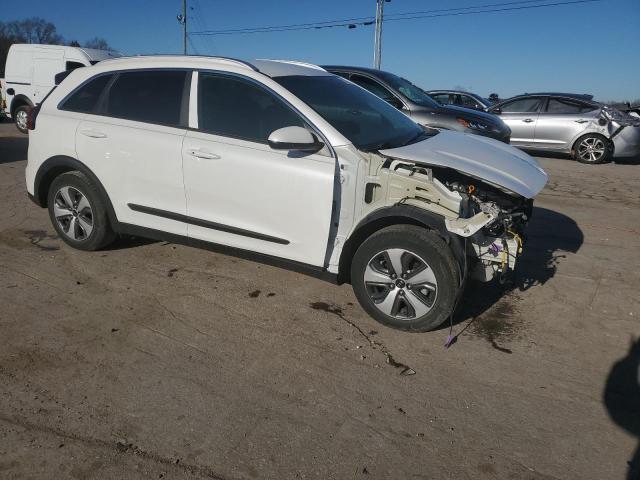 KNDCB3LC3K5304640 - 2019 KIA NIRO FE WHITE photo 4