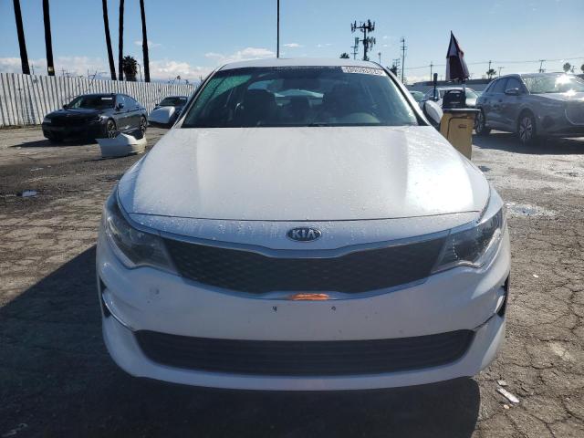 5XXGT4L38JG272086 - 2018 KIA OPTIMA LX WHITE photo 5