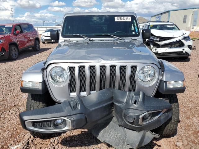 1C4HJXEG6JW228016 - 2018 JEEP WRANGLER U SAHARA SILVER photo 5