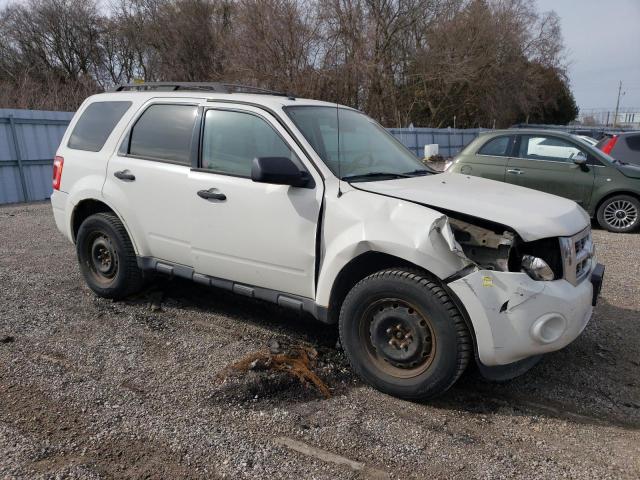 1FMCU0D75AKD36169 - 2010 FORD ESCAPE XLT WHITE photo 4