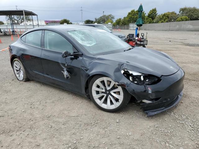 5YJ3E1EBXNF197928 - 2022 TESLA MODEL 3 BLACK photo 4