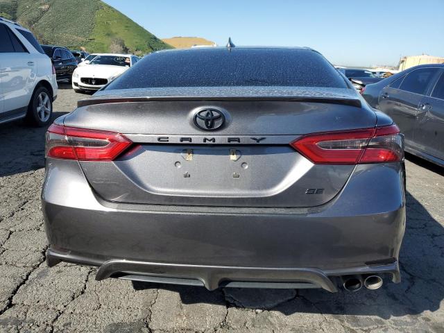 4T1J11AK2LU935150 - 2020 TOYOTA CAMRY SE GRAY photo 6