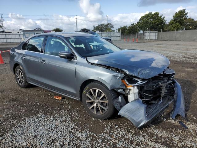 3VWDB7AJ8HM259305 - 2017 VOLKSWAGEN JETTA SE GRAY photo 4