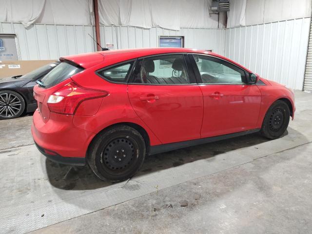 1FAHP3K25CL150340 - 2012 FORD FOCUS SE RED photo 3