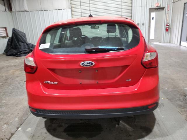 1FAHP3K25CL150340 - 2012 FORD FOCUS SE RED photo 6