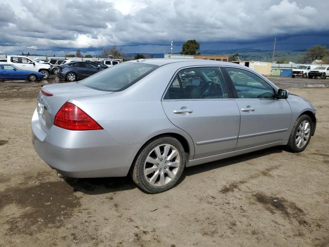 1HGCM665X6A026729 - 2006 HONDA ACCORD EX SILVER photo 3