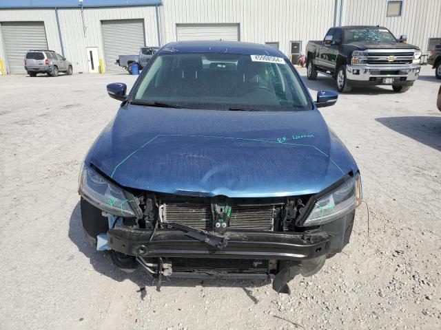 3VWDB7AJ0HM225648 - 2017 VOLKSWAGEN JETTA SE BLUE photo 5