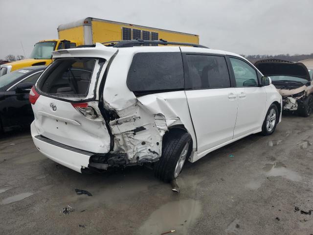 5TDKZ3DC2JS959550 - 2018 TOYOTA SIENNA LE WHITE photo 3