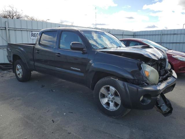 3TMMU52N79M008795 - 2009 TOYOTA TACOMA DOUBLE CAB LONG BED BLACK photo 4