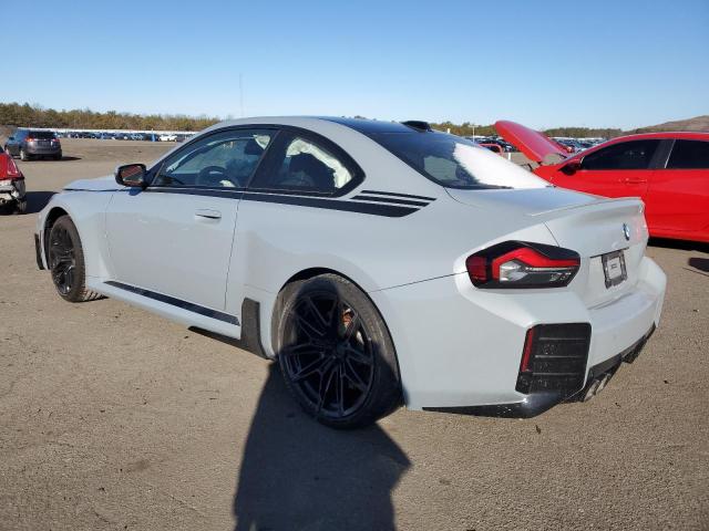 3MF13DM09R8E89320 - 2024 BMW M2 GRAY photo 2