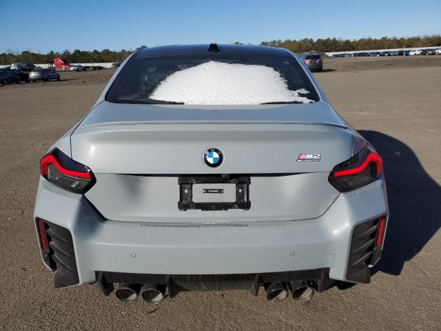 3MF13DM09R8E89320 - 2024 BMW M2 GRAY photo 6