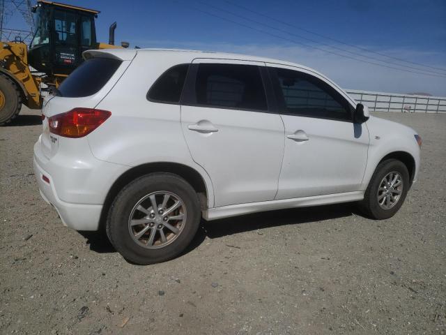 JA4AP3AU6BZ010754 - 2011 MITSUBISHI OUTLANDER ES WHITE photo 3