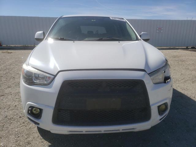 JA4AP3AU6BZ010754 - 2011 MITSUBISHI OUTLANDER ES WHITE photo 5