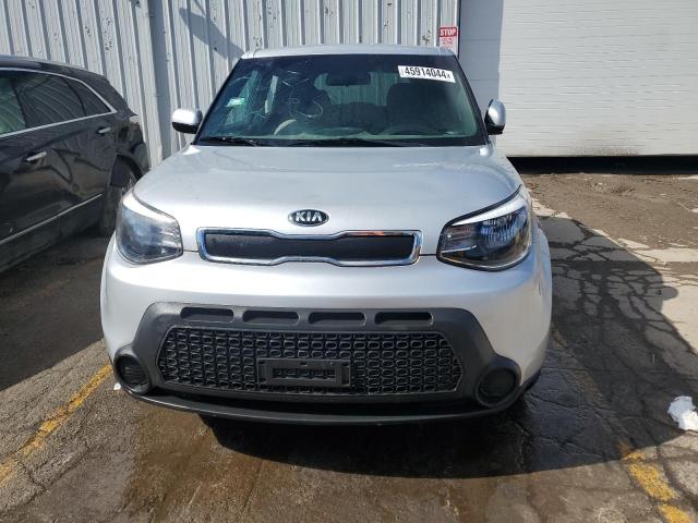 KNDJN2A24G7873981 - 2016 KIA SOUL SILVER photo 5