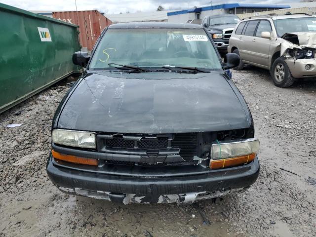 1GCCS14W4Y8192273 - 2000 CHEVROLET S TRUCK S10 BLACK photo 5